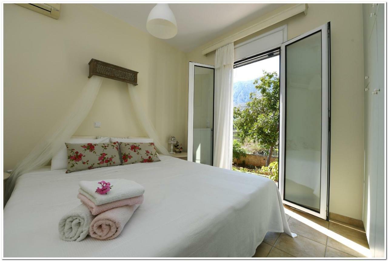 Cozy Home With Great View In Ancient Corinth Exterior foto