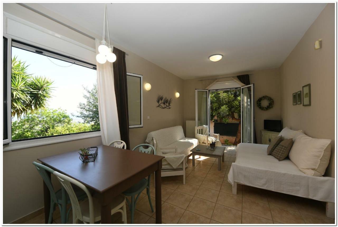 Cozy Home With Great View In Ancient Corinth Exterior foto